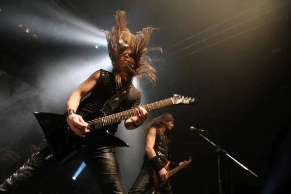 Švédský Sabaton, který má píseň i o českém hrdinovi, nehraje s orchestrem poprvé