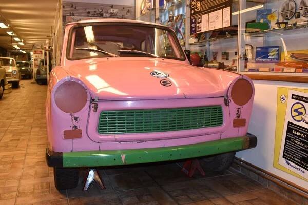 Letem Českem: Trabant muzeum Praha Motol je poctou automobilům zaniklé značky - Zdopravy.cz