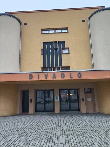 Rekonstrukce divadla Mír