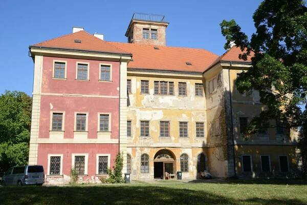 Kunratický zámek | Oficiální web městské části Praha - Kunratice