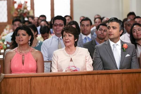 Neposkvrněná Jane - Chapter Forty-Four - Z filmu - Andrea Navedo, Ivonne Coll, Jaime Camil
