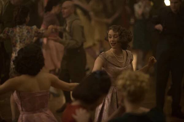 Královská noc - Z filmu - Sarah Gadon