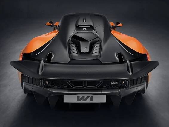 McLaren představil ohromující hybridní hypersport W1, který se umí sám prodloužit. Výkon citelně přesahuje 1000 koní, cena bude astronomická