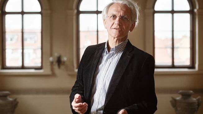 Nobelovku za fyziku mají Francouz, Američan a Kanaďanka za 'laserovou revoluci'. Jeden z oceněných trhl rekord