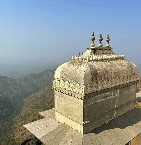 A Guide to Rajasthan’s Most Epic and Historic Forts - Lions in the Piazza