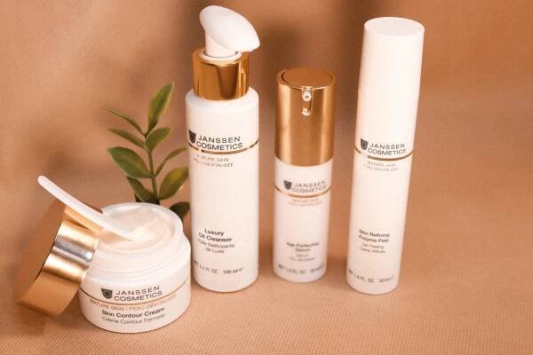 Janssen Cosmetics - kosmetika na míru - Simona Holešínská