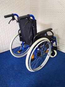 REPAS: Invalidní vozík Vermeiren odlehčený skládací, šíře sedu 41 cm