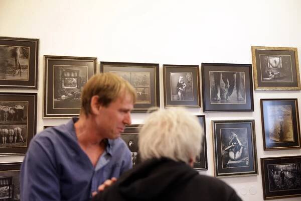 V Brně vystavuje slavný fotograf Saudek, na vernisáži pobavil svým humorem