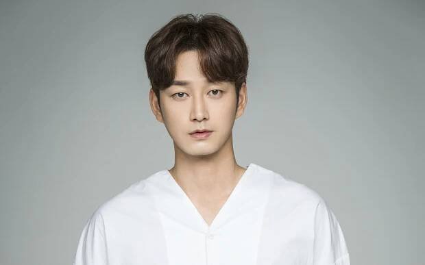 Lee Hyun-Wook-1985-p1.jpg