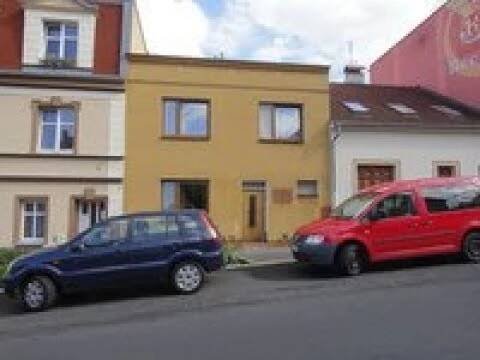 Prodej, rodinný dům, 4+1+L, 2x koupelna, sklep, zahrádka, dílna, obytná pl. 146 m2, Klíše, Ústí n. L