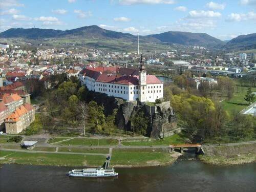 Statutární město Děčín - Ministryně práce a sociálních věcí navštívila Děčín