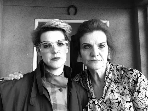 Lída Jakubův, Jana Oľhová - Dotýkání - Z natáčení
