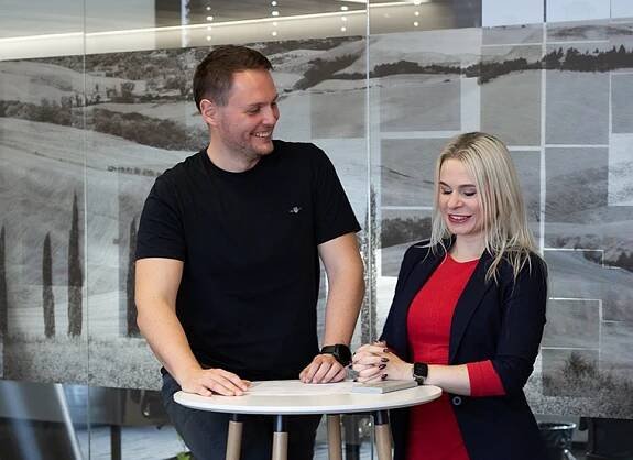 Jan Skovajsa a Zuzana Paulová z myHeRoes se radují z vhodného kandidáta, který vzešel z Executive Search,