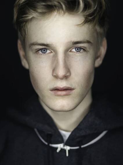 Louis Hofmann - Biography, Height & Life Story | Super Stars Bio