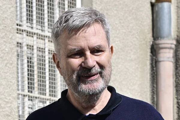 Janstu pustili z vazby na kauci 15 milionů. "Jsem rád," řekl při odchodu z věznice