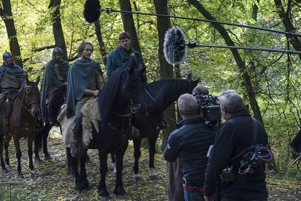 Toby Regbo, James Northcote - Poslední království - Epizoda 8 - Z natáčení
