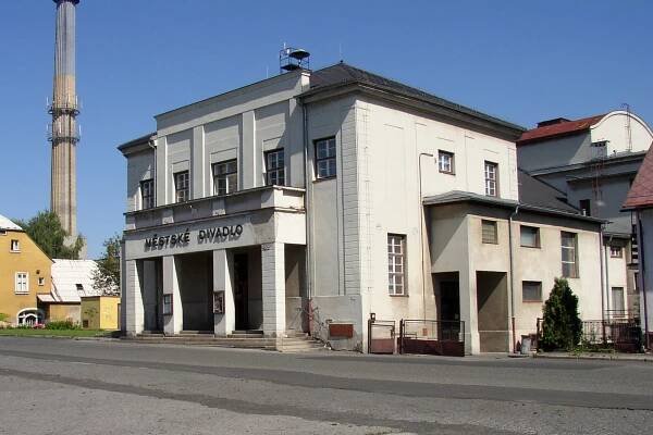 Soubor:Divadlo ve Varnsdorfu.JPG – Wikipedie