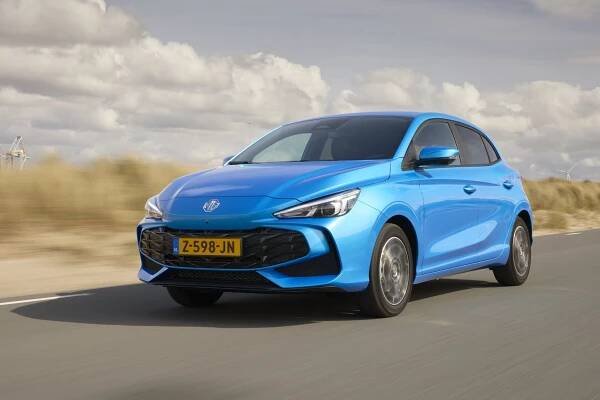 Čínské automobilky se vyhýbají clům na elektroauta. A Evropa jejich postup toleruje