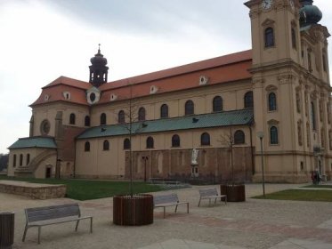 Fotografie - Velehrad - Bazilika Nanebevzetí Panny Marie a sv. Cyrila a Metoděje - 07.04.2016 • Mapy.cz