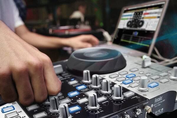 HERCULES DJ Console 4-Mx