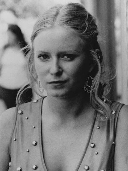 Dawn: Portrait of a Teenage Runaway