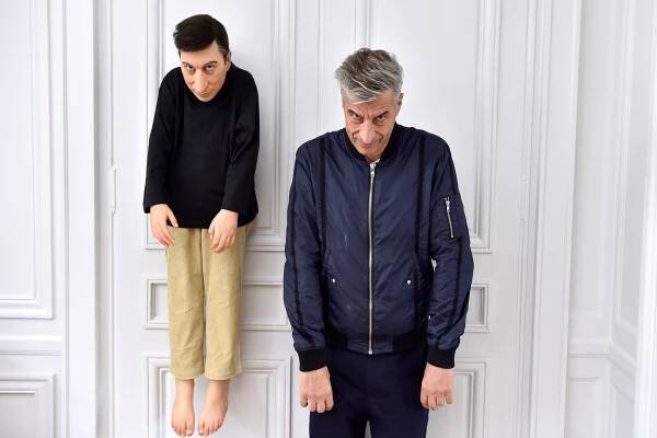 Maurizio Cattelan, autoportrét, 2022, Zdroj: news.artnet.com
