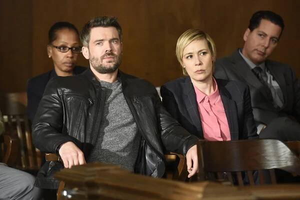 Vražedná práva - Ať ho to bolí - Z filmu - Charlie Weber, Liza Weil