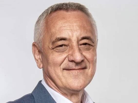 Vedení kolejí a menz se znovu ujímá Josef Suchánek: Žurnál Online / Zpravodajství z UP