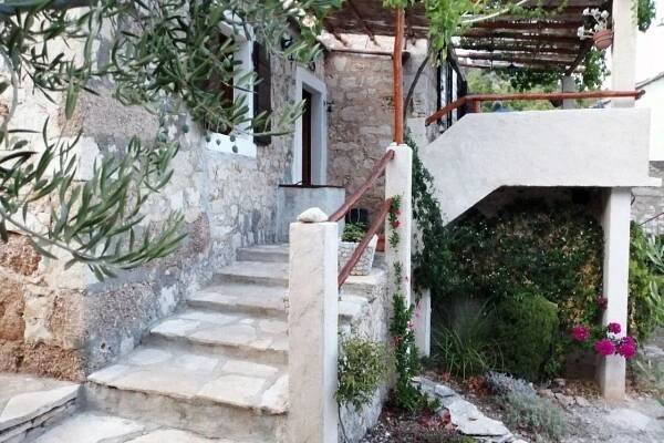 Gromin Dolac | House Ostojić | Zavala | Private accommmodation