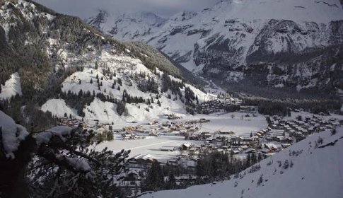 Soubor:Kandersteg in Winter.jpg – Wikipedie