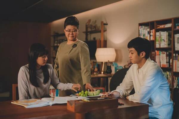 Seung-min Hyeon, Jeong-eun Lee, Woo-shik Choi - Parazit - Z filmu