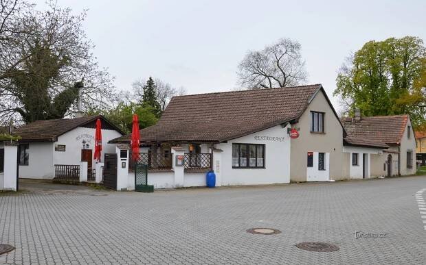 Březiněves, restaurace Bušek