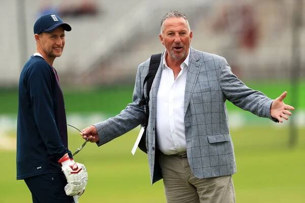  Ian Botham is leaving the Sky Sports Cricket team as well