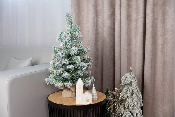 Ozdoba MagicHome Vánoce, girlanda - kuličky, zlatá/zelená. 9 m