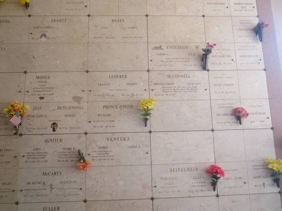 Larger memorial image loading...