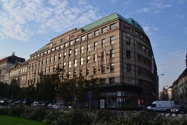 Magistrát chce koupit budovu Komerční banky na Václavském náměstí. Nabídne přes tři miliardy korun