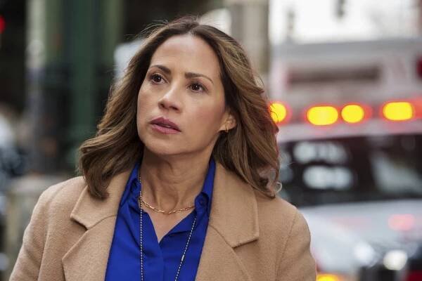 East New York - Pilot - Z filmu - Elizabeth Rodriguez