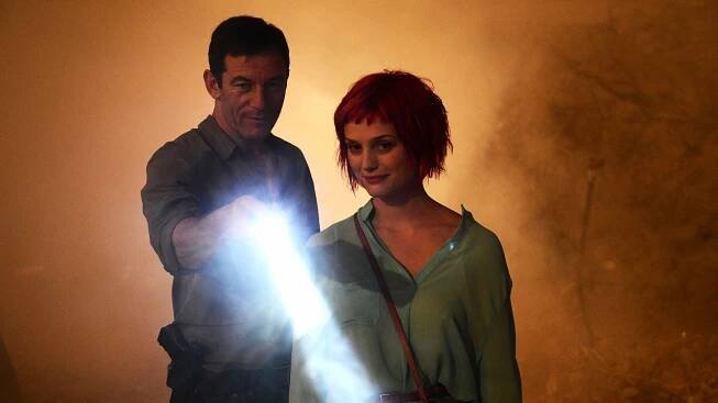 Ztracená archa - Pilot - Z filmu - Jason Isaacs, Alison Sudol