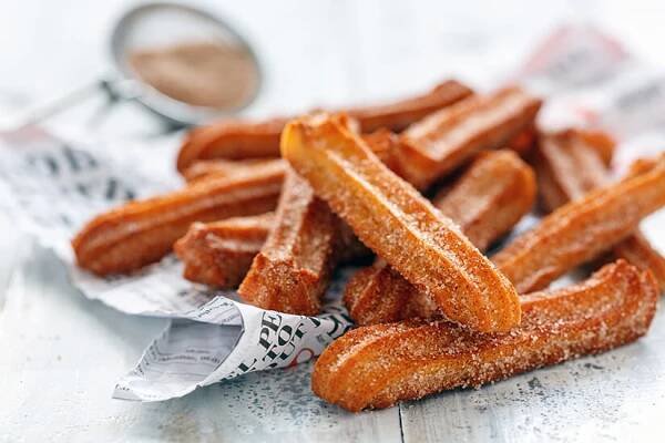 1594987697_Warme Churros mit Zucker
