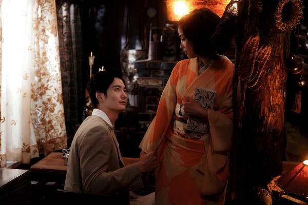 Masaki Okada, Suzu Hirose - Jukite kaeranu - Z filmu