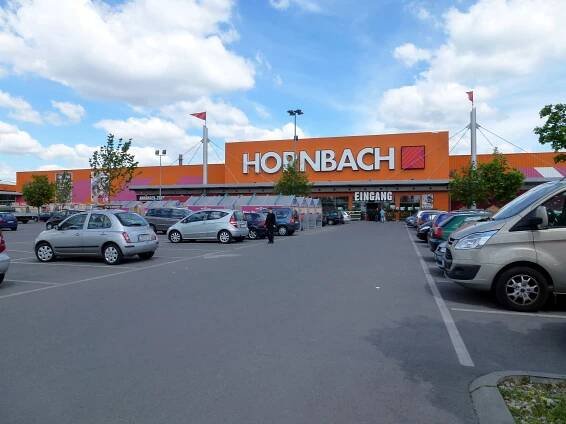 Soubor:Britz Gradestraße Hornbach.JPG