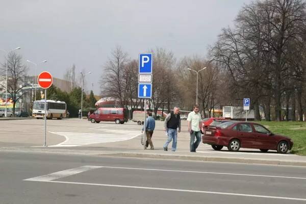 Parkoviště u Husova sboru bylo zprovozněno
