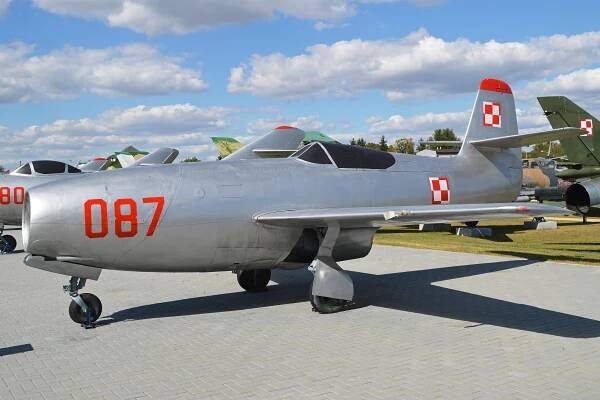 Soubor:Yakolev Yak-23 '087' (13274976864).jpg