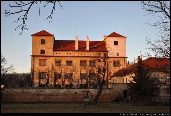 Bučovice – zámek (tvrz) – fotografie / hrady-zriceniny.cz
