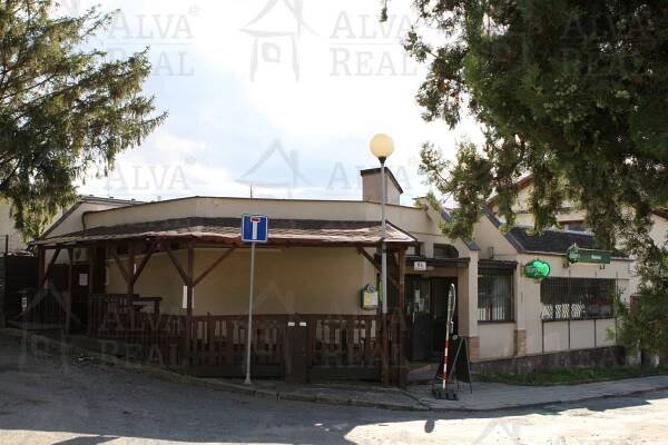 Pronájem restaurace Wainerka pro 45 míst k sezení uvnitř - 147 m2 užitná plocha, 26 m2 sklepní prostory, včetně vybavení