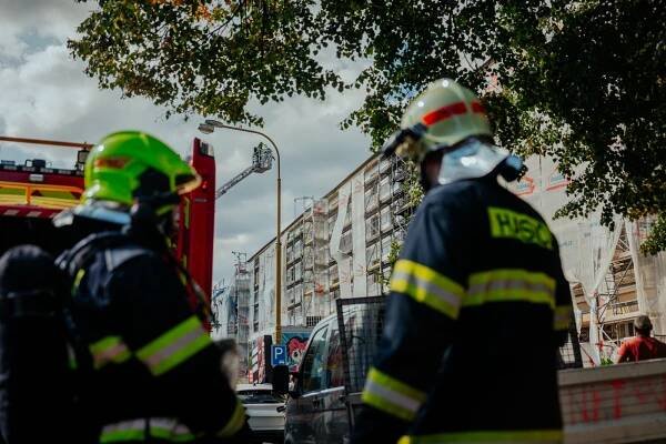 Tragický požár v Havířově. Hořel byt na Dlouhé třídě, oheň se šířil dál