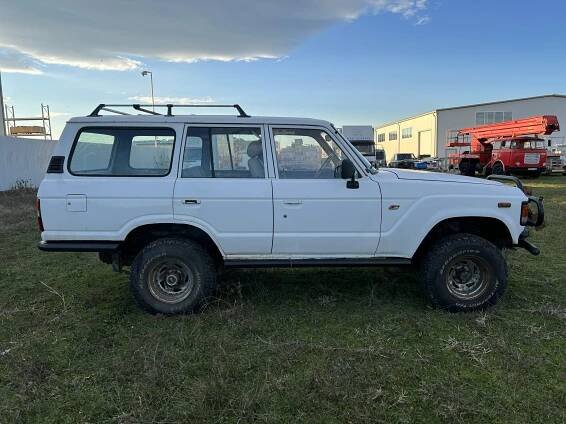 TOYOTA LAND CRUISER HJ60 -