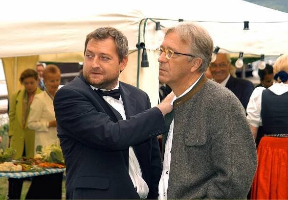 Zwei am großen See - Die Eröffnung (E02) (2005)