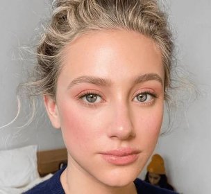 How to Wear Peach Makeup on Your Eyes, Lips, and Cheeks