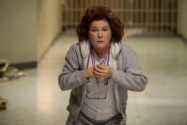 Orange Is the New Black - Svírání - Z filmu - Kate Mulgrew